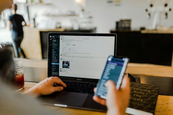 Agence de développement web et mobile à Nantes : contactez AquilApp